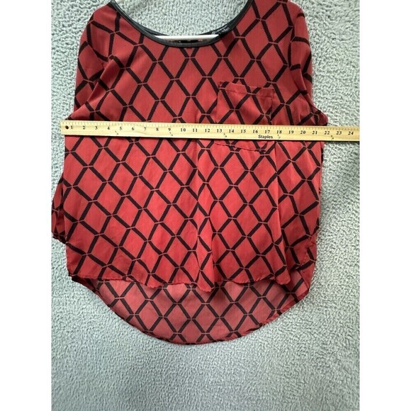 Signature Studio Shirt Womens L Red Black Colorful Relaxed Lightweight Top - Picture 10 of 11